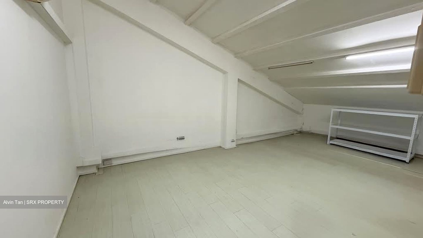 City Plaza (D14), Office #526871051